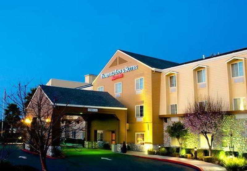 Fairfield Inn And Suites By Marriott Napa American Canyon Exterior photo