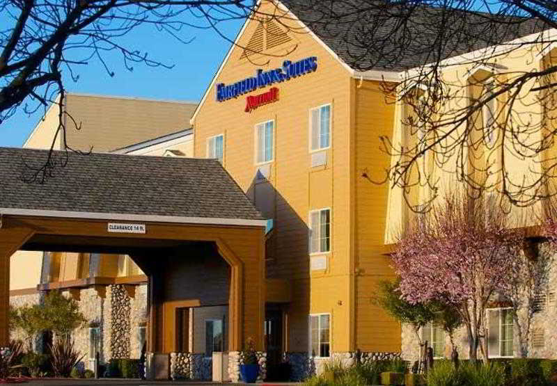 Fairfield Inn And Suites By Marriott Napa American Canyon Exterior photo