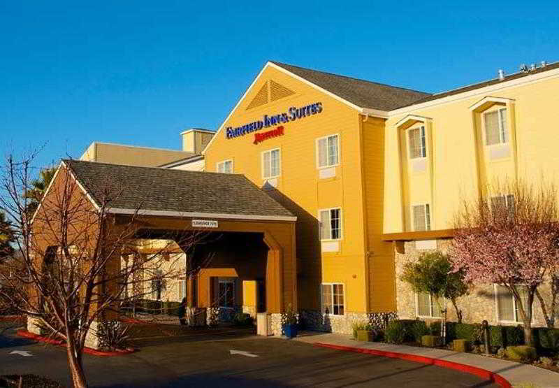 Fairfield Inn And Suites By Marriott Napa American Canyon Exterior photo